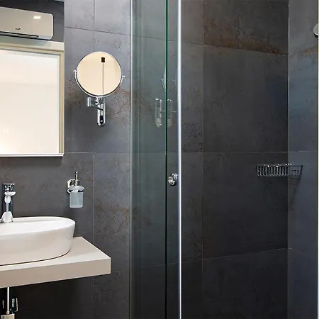 2 Bedroom Lovely Apartment In Malinska Apartamento *