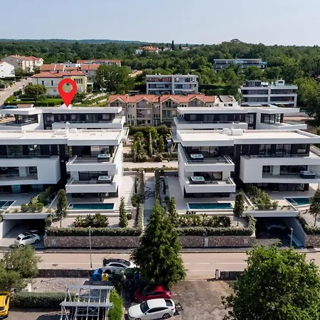 2 Bedroom Lovely Apartment In Malinska Apartament