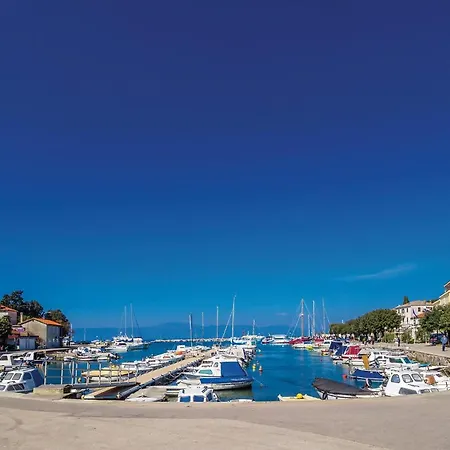 Lovely Apartment In Malinska