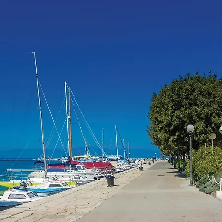 Lovely Apartment In Malinska Apartment *