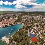 2 Bedroom Lovely Apartment In Malinska