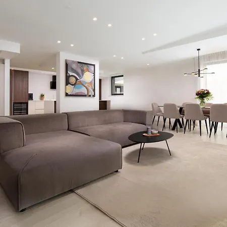 2 Bedroom Lovely Apartment In Malinska * 말린스카