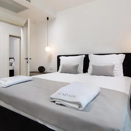 아파트 2 Bedroom Lovely Apartment In Malinska