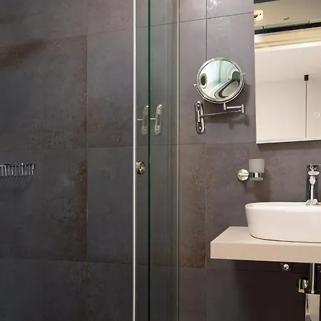 아파트 2 Bedroom Lovely Apartment In Malinska *